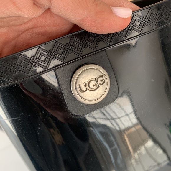 UGG Shaye Rain Boots in Black - Picture 8 of 13